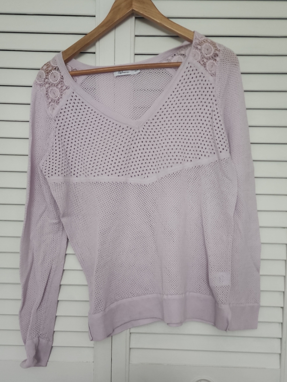 Reitmans Light Lavender Lace-Shoulder V-Neck Sweater